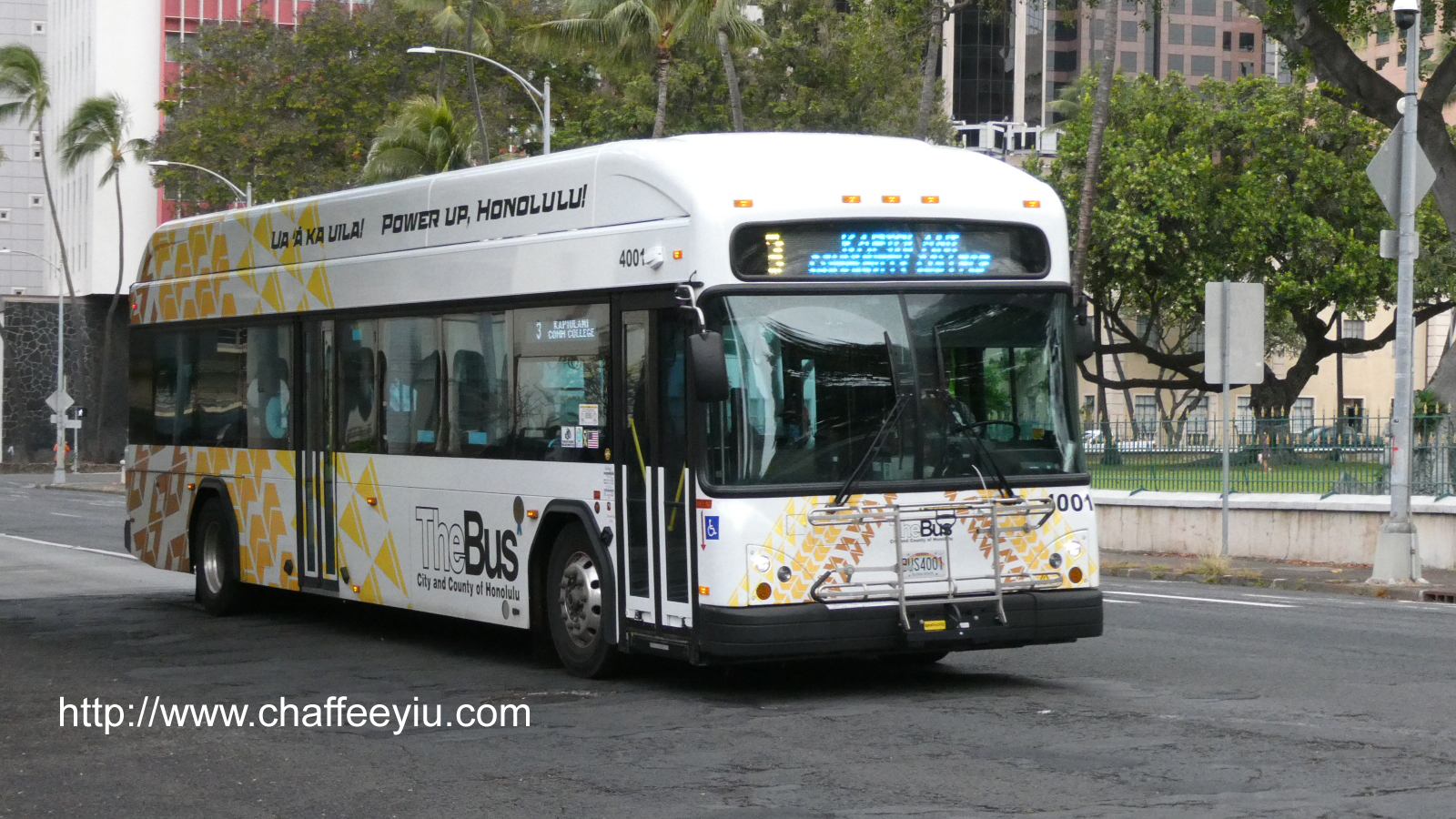 thebus_4001.jpg